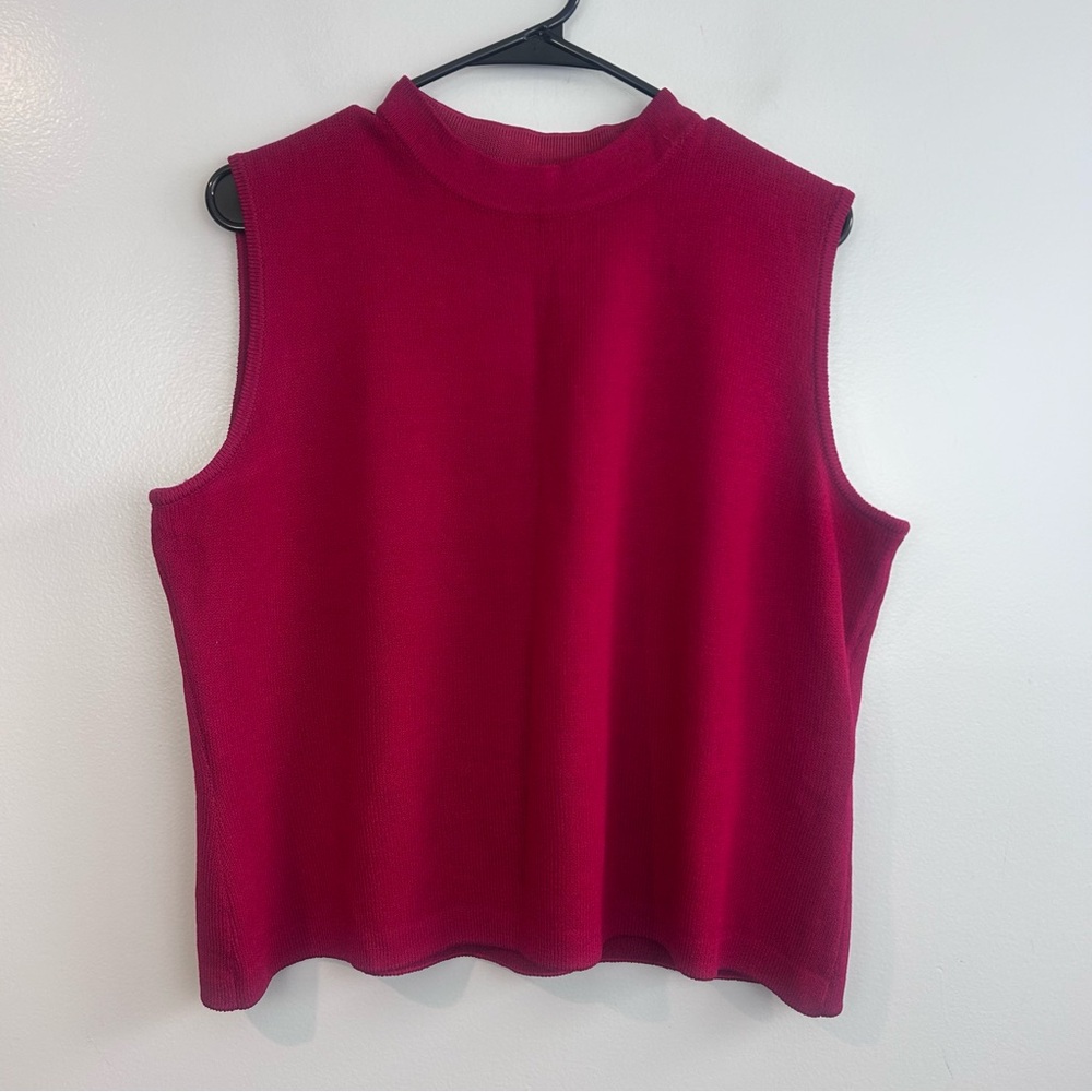 St. John Raspberry Red Sleeveless Zipper Mock Neck Knit Top Size Large